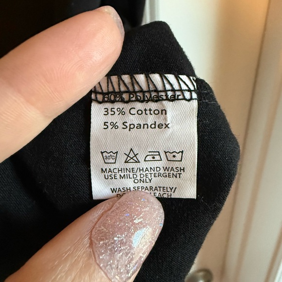 Black Howdy Graphic Tee with Cowboy Hat Design - Picture 4 of 6